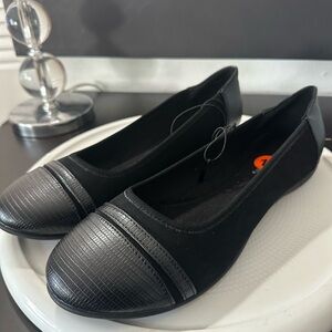 🆕CL by Laundry Faux Leather Flats